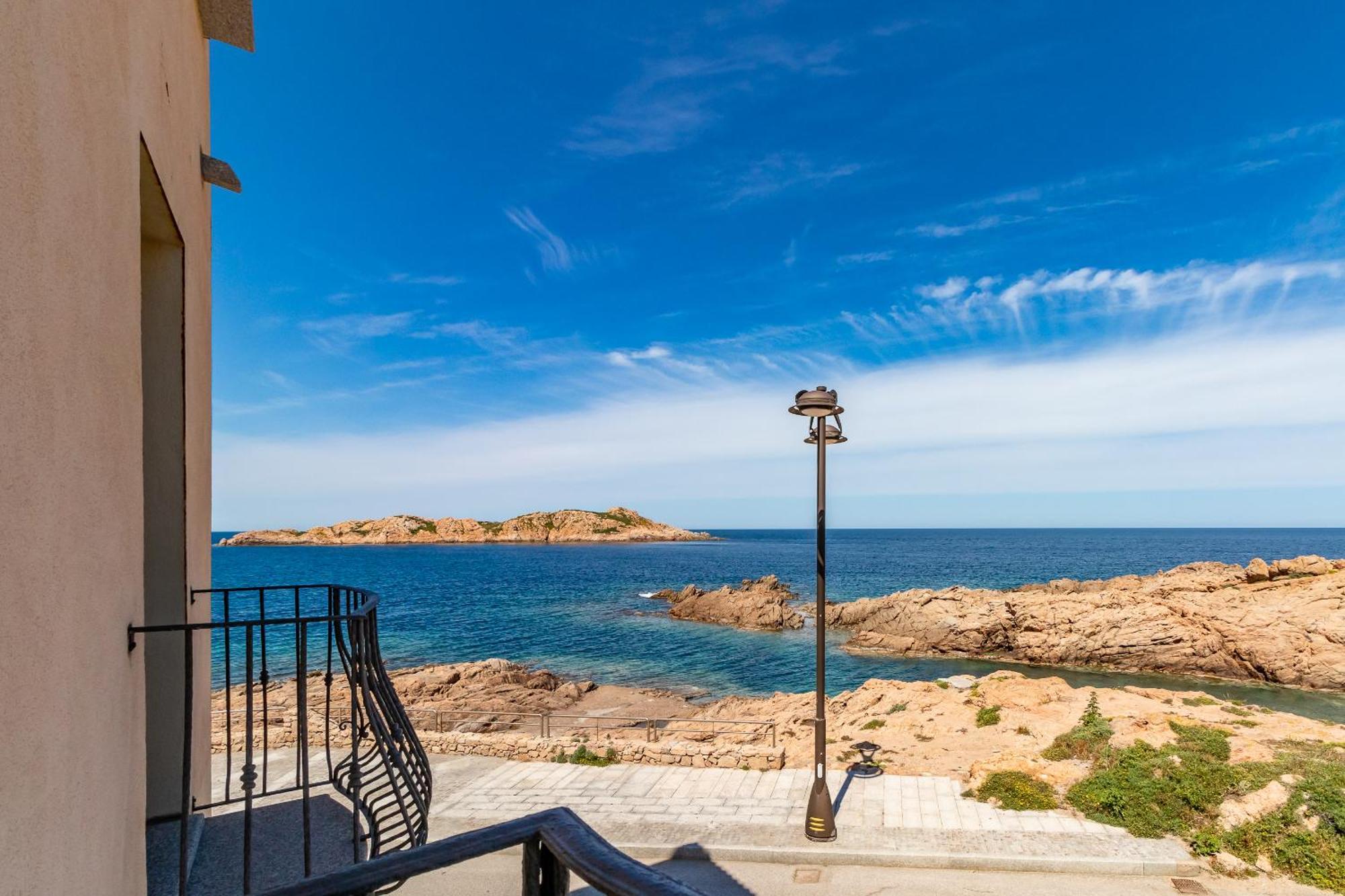 Casa Sulla Scogliera Isola Rossaアパートメント エクステリア 写真